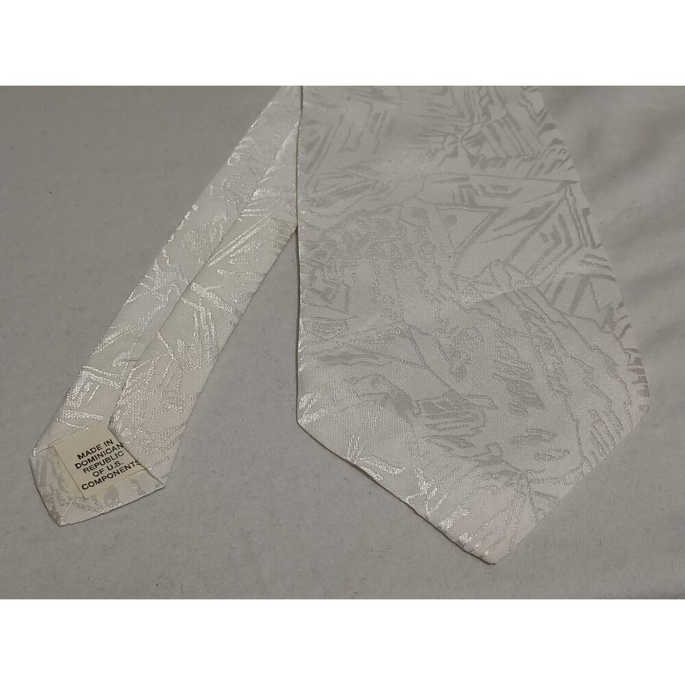 Ketch White On White Abstract Print Polyester Tie